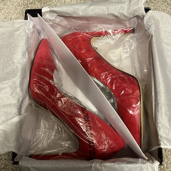 Red Heels - Suede - NINE WEST - Never Worn - Picture 7 of 7